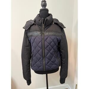 Zara Men's Hooded Quilted Puffer Jacket in Black and Navy